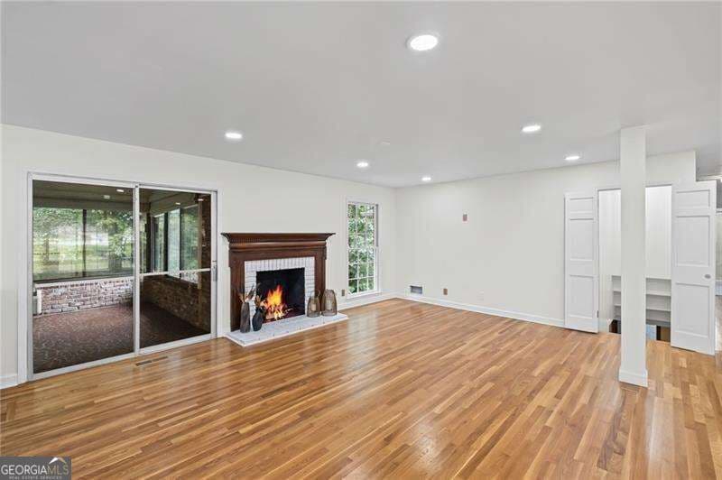 6 bedroom, 4.5 bathroom single family residence for rent at 6160 River Shore Parkway, Atlanta, GA 30328 for $5,400 a month — photo 8