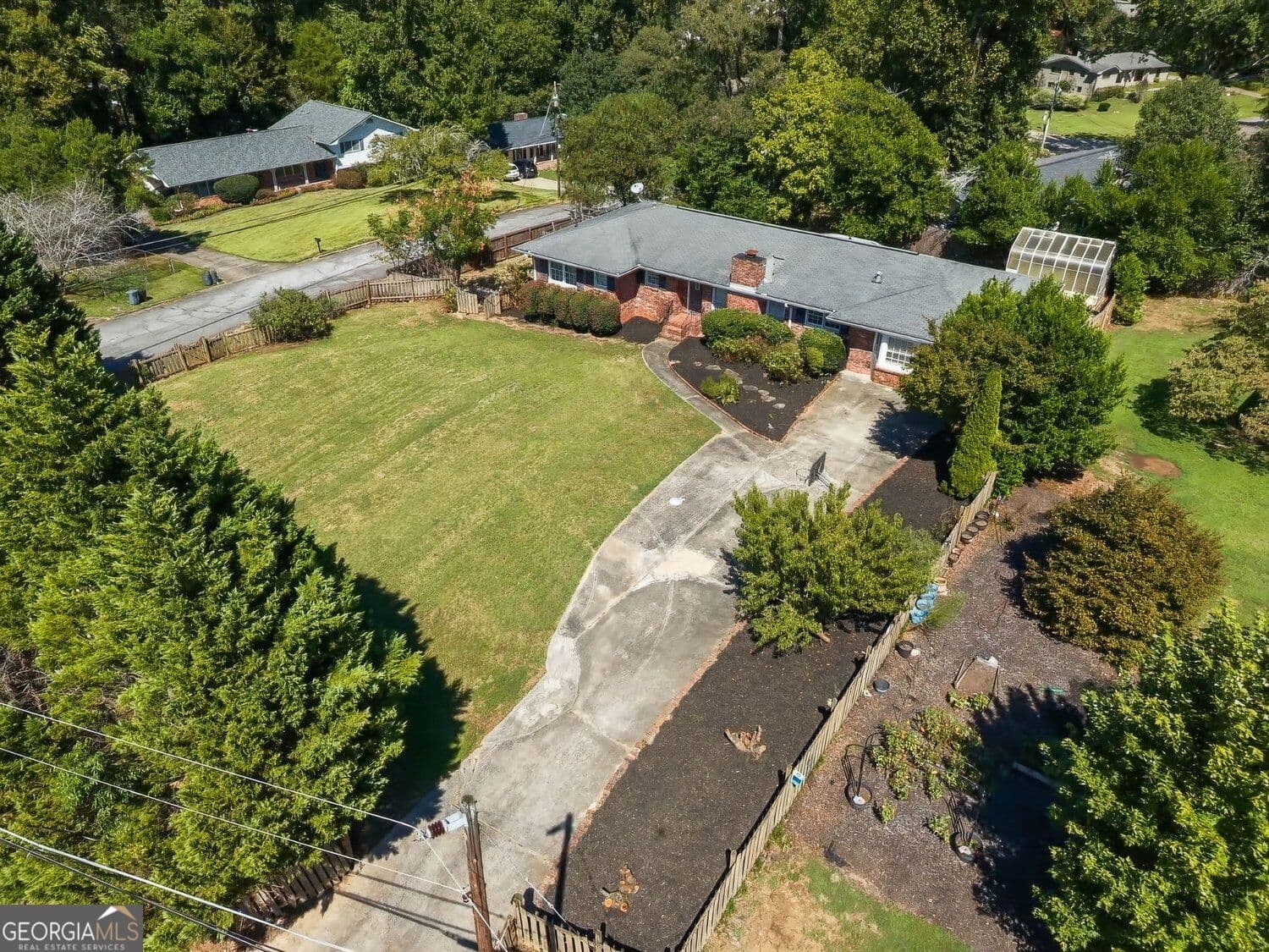 4 bedroom, 3 bathroom, 3,199 sq ft single family residence for sale at 2579 Whiteleigh Drive, Atlanta, GA 30345 — photo 2