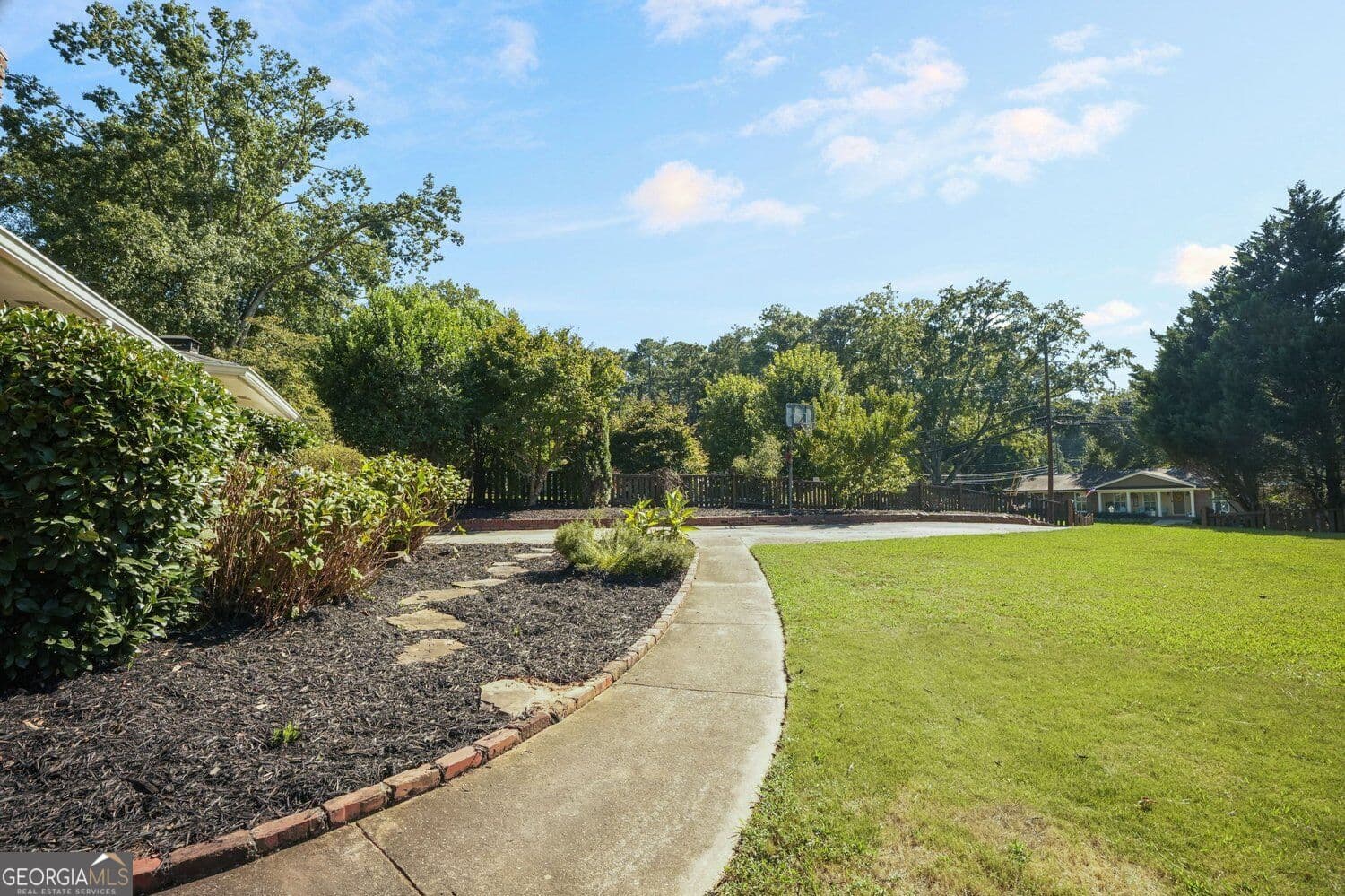 4 bedroom, 3 bathroom, 3,199 sq ft single family residence for sale at 2579 Whiteleigh Drive, Atlanta, GA 30345 — photo 5
