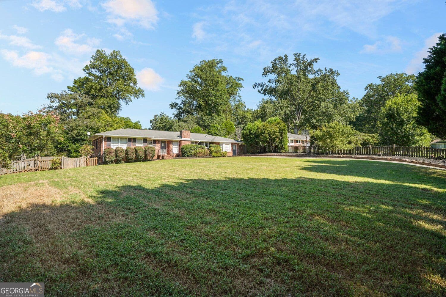 4 bedroom, 3 bathroom, 3,199 sq ft single family residence for sale at 2579 Whiteleigh Drive, Atlanta, GA 30345 — photo 4