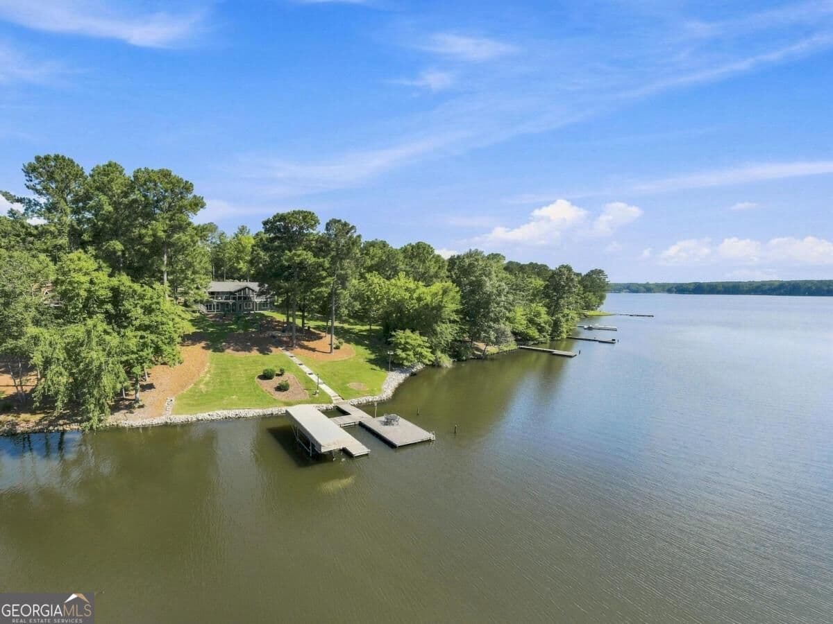 5 bedroom, 3 bathroom, 3,250 sq ft single family residence for sale at 1550 Parks Mill Drive, Greensboro, GA 30642 — photo 3