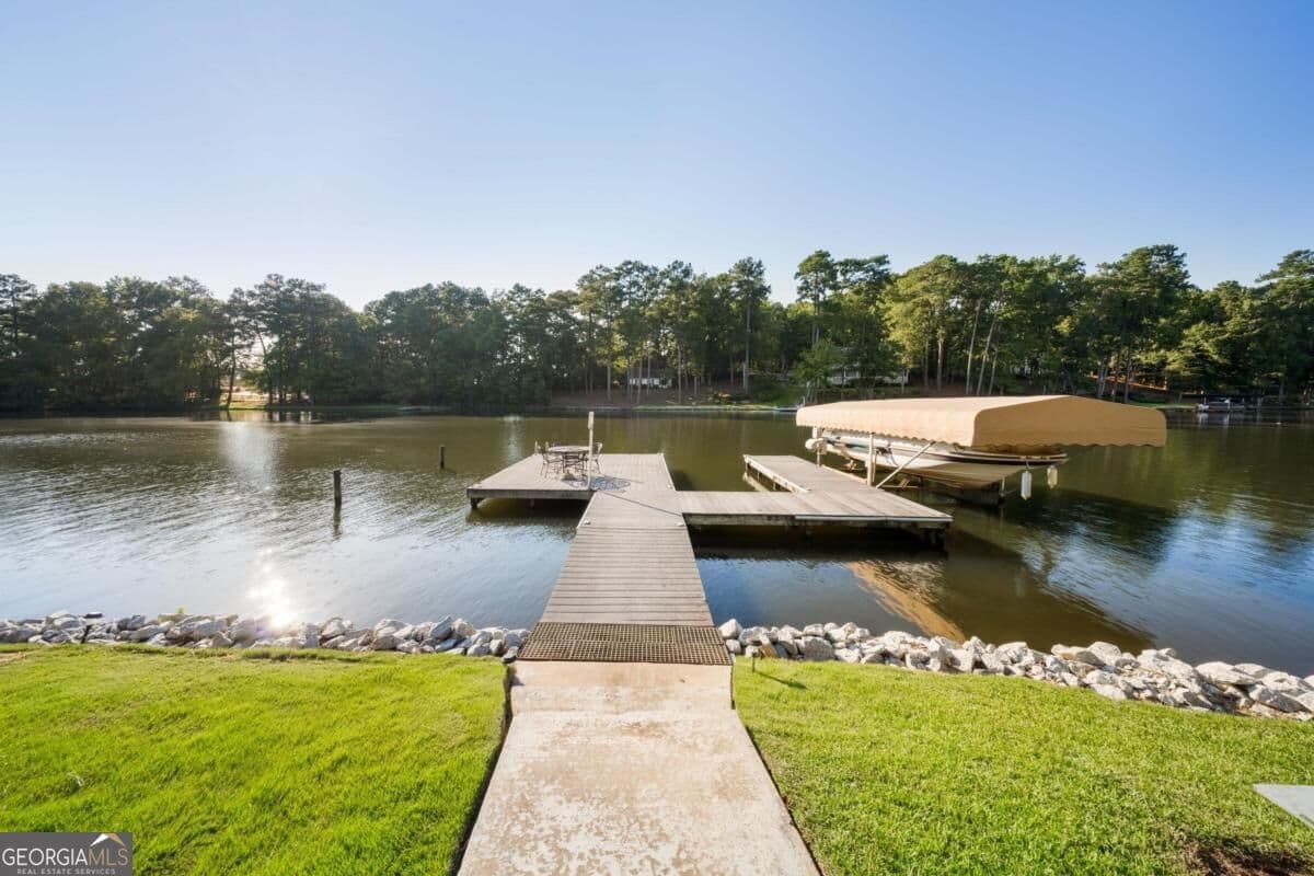 5 bedroom, 3 bathroom, 3,250 sq ft single family residence for sale at 1550 Parks Mill Drive, Greensboro, GA 30642 — photo 5