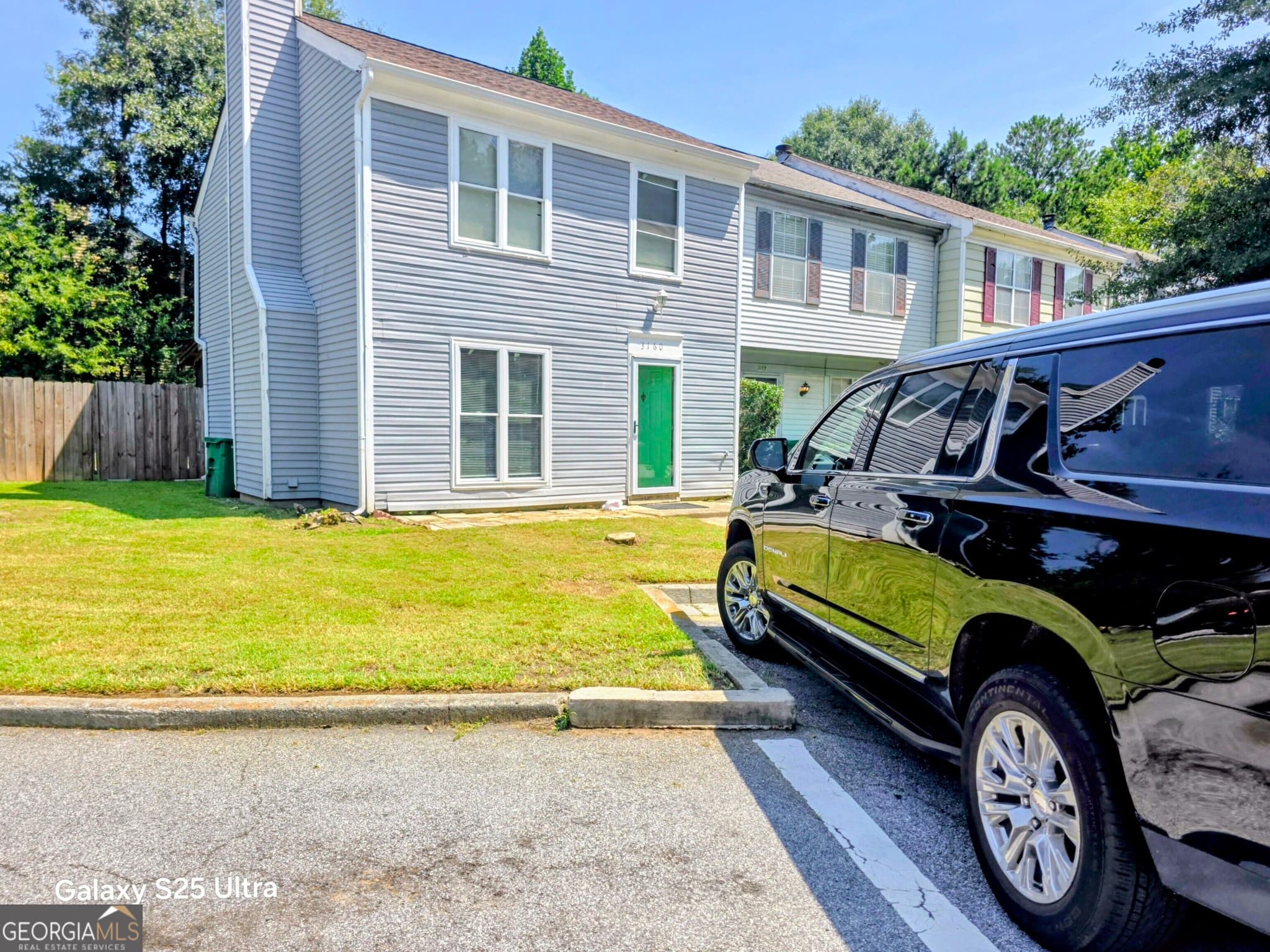 3 bedroom, 1.5 bathroom, 1,160 sq ft townhouse for sale at 3160 Shadow Walk Lane, Tucker, GA 30084 — photo 1 of 31