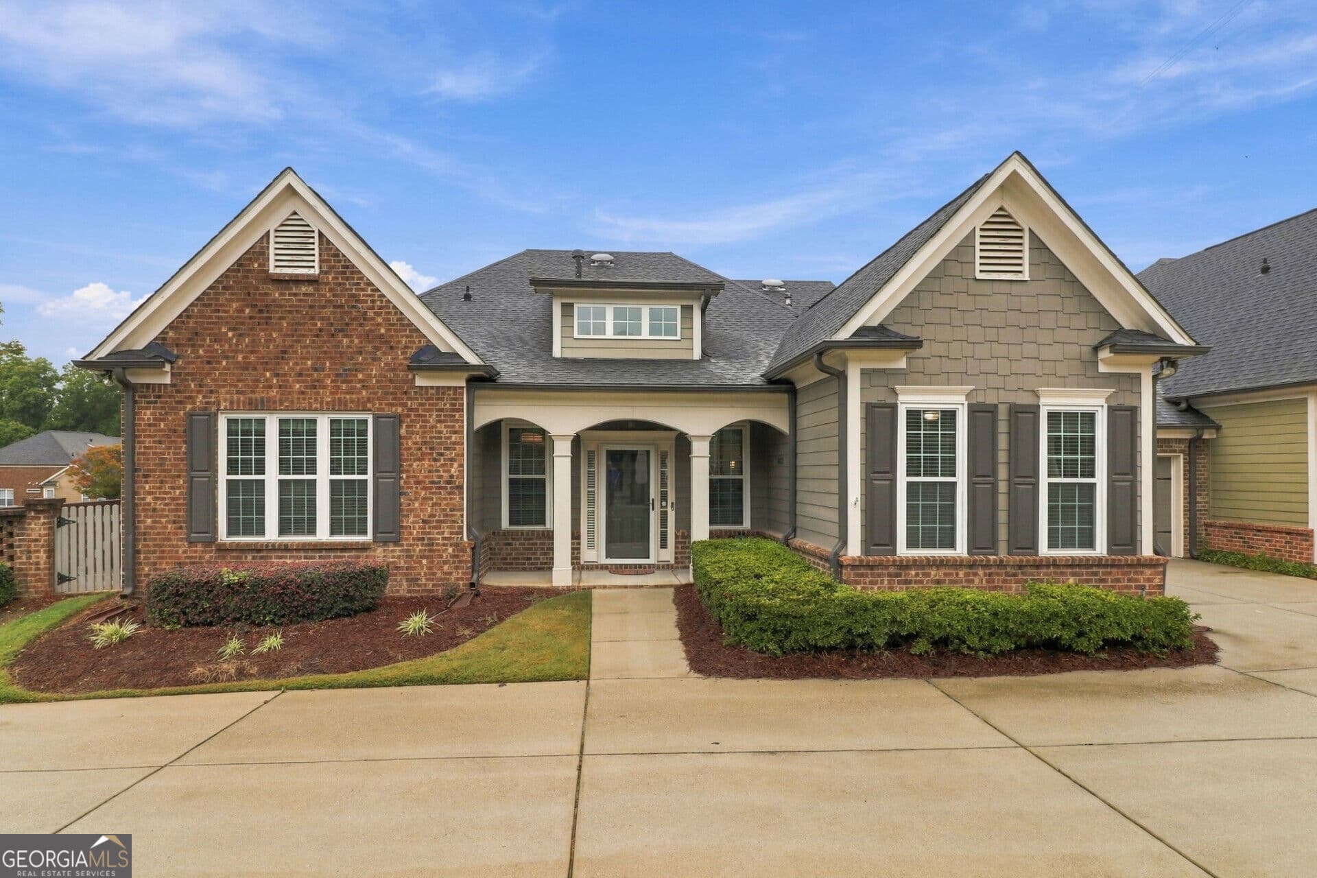 2 bedroom, 2 bathroom, 1,742 sq ft condominium for sale at 1812 Manor View Circle 10, Acworth, GA 30101 — photo 3
