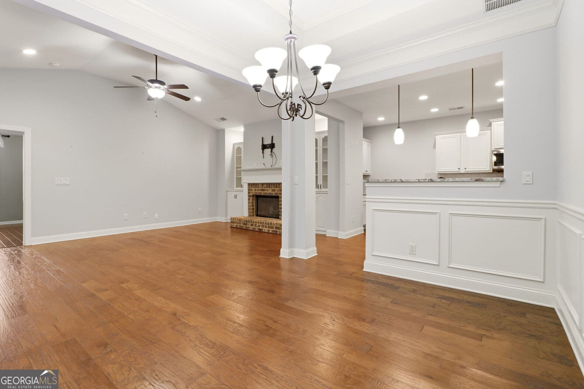 2 bedroom, 2 bathroom, 1,742 sq ft condominium for sale at 1812 Manor View Circle 10, Acworth, GA 30101 — photo 9