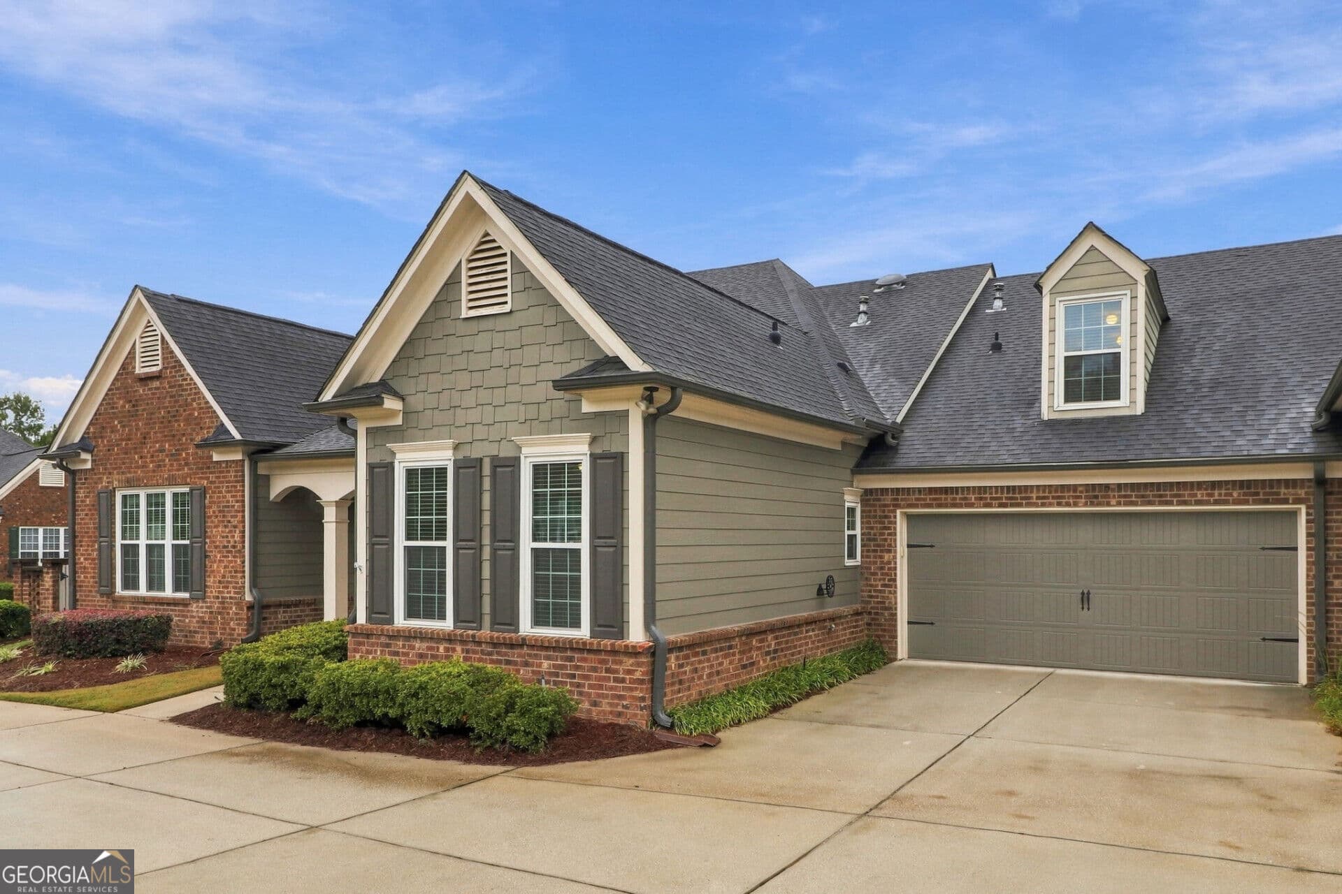 2 bedroom, 2 bathroom, 1,742 sq ft condominium for sale at 1812 Manor View Circle 10, Acworth, GA 30101 — photo 4