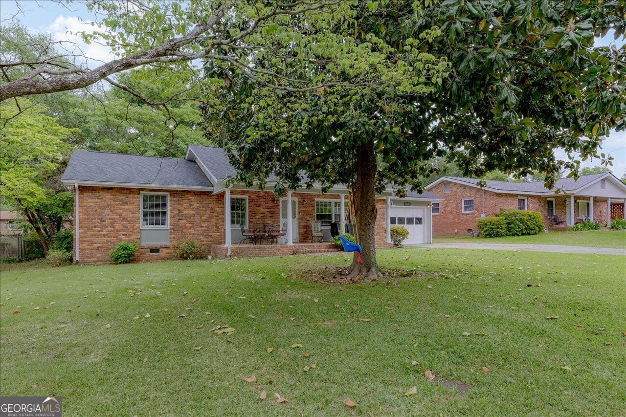 3 bedroom, 2 bathroom, 1,616 sq ft single family residence for sale at 411 Arrowhead Trail, Warner Robins, GA 31088 — photo 2
