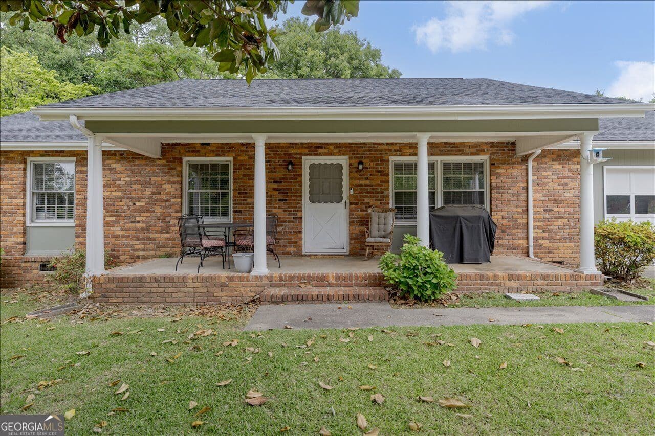 3 bedroom, 2 bathroom, 1,616 sq ft single family residence for sale at 411 Arrowhead Trail, Warner Robins, GA 31088 — photo 5