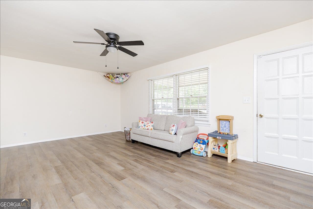 3 bedroom, 2 bathroom, 1,616 sq ft single family residence for sale at 411 Arrowhead Trail, Warner Robins, GA 31088 — photo 9