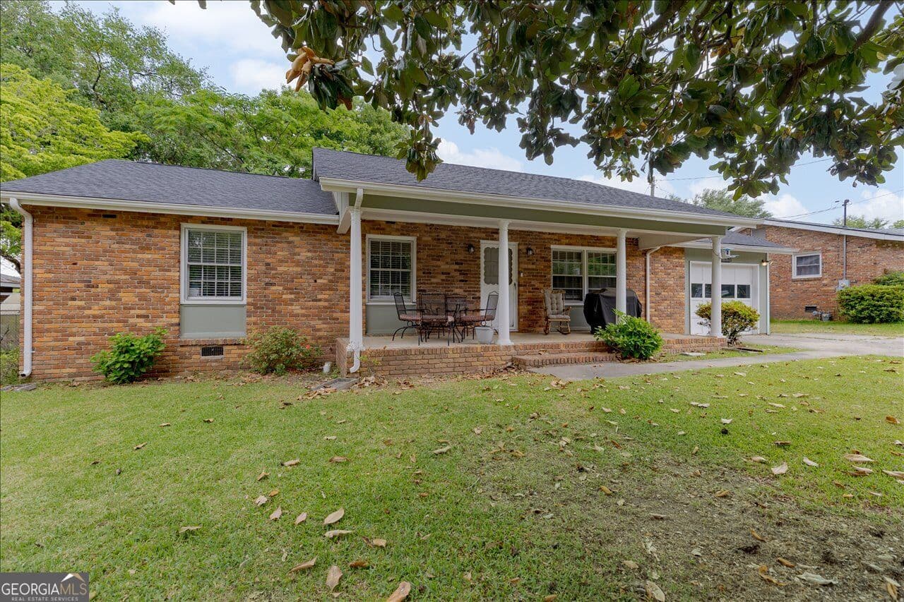 3 bedroom, 2 bathroom, 1,616 sq ft single family residence for sale at 411 Arrowhead Trail, Warner Robins, GA 31088 — photo 4