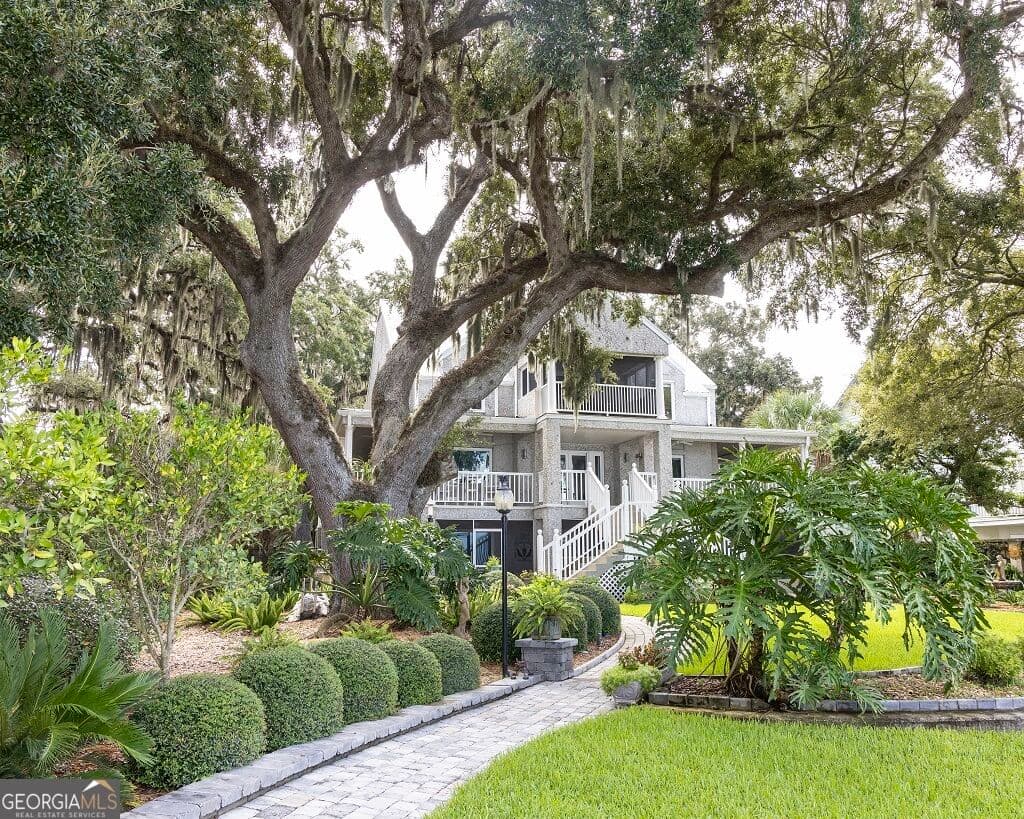 5 bedroom, 3.5 bathroom, 3,850 sq ft single family residence for sale at 208 Barkentine Drive, St. Marys, GA 31558 — photo 3