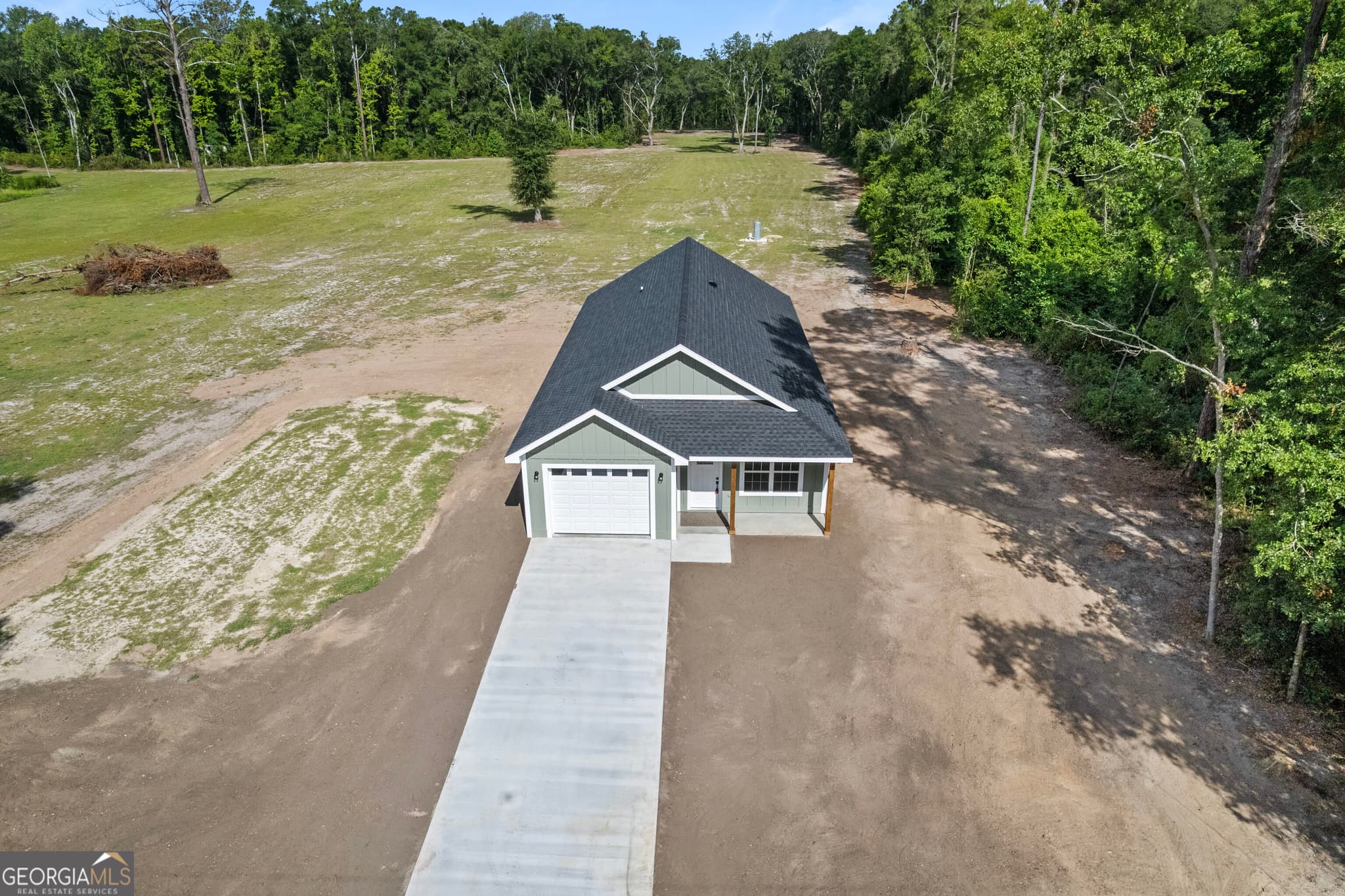 3 bedroom, 2 bathroom, 1,857 sq ft single family residence for sale at 93 Riverside Drive, Jesup, GA 31545 — photo 2
