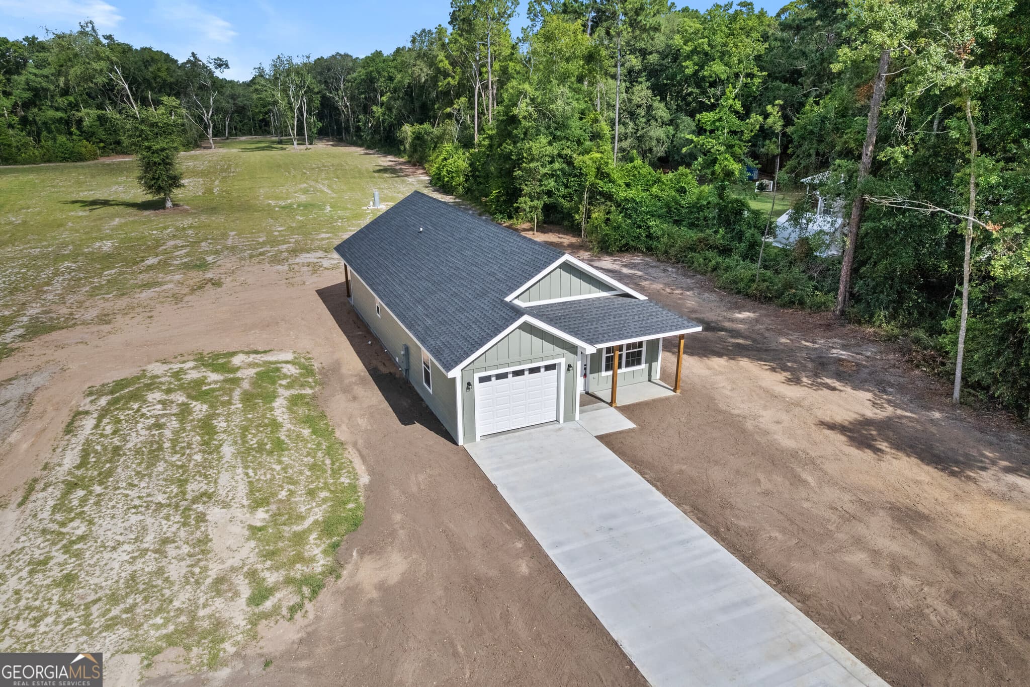 3 bedroom, 2 bathroom, 1,857 sq ft single family residence for sale at 93 Riverside Drive, Jesup, GA 31545 — photo 3