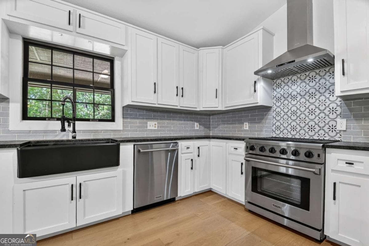 5 bedroom, 5 bathroom, 3,536 sq ft single family residence for sale at 37 River Ridge, Blue Ridge, GA 30513 — photo 3