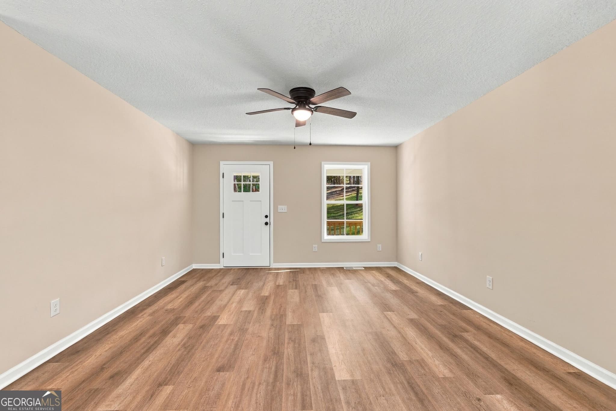 3 bedroom, 2 bathroom, 1,250 sq ft single family residence for sale at 420 Parkway Drive, Toccoa, GA 30577 — photo 6