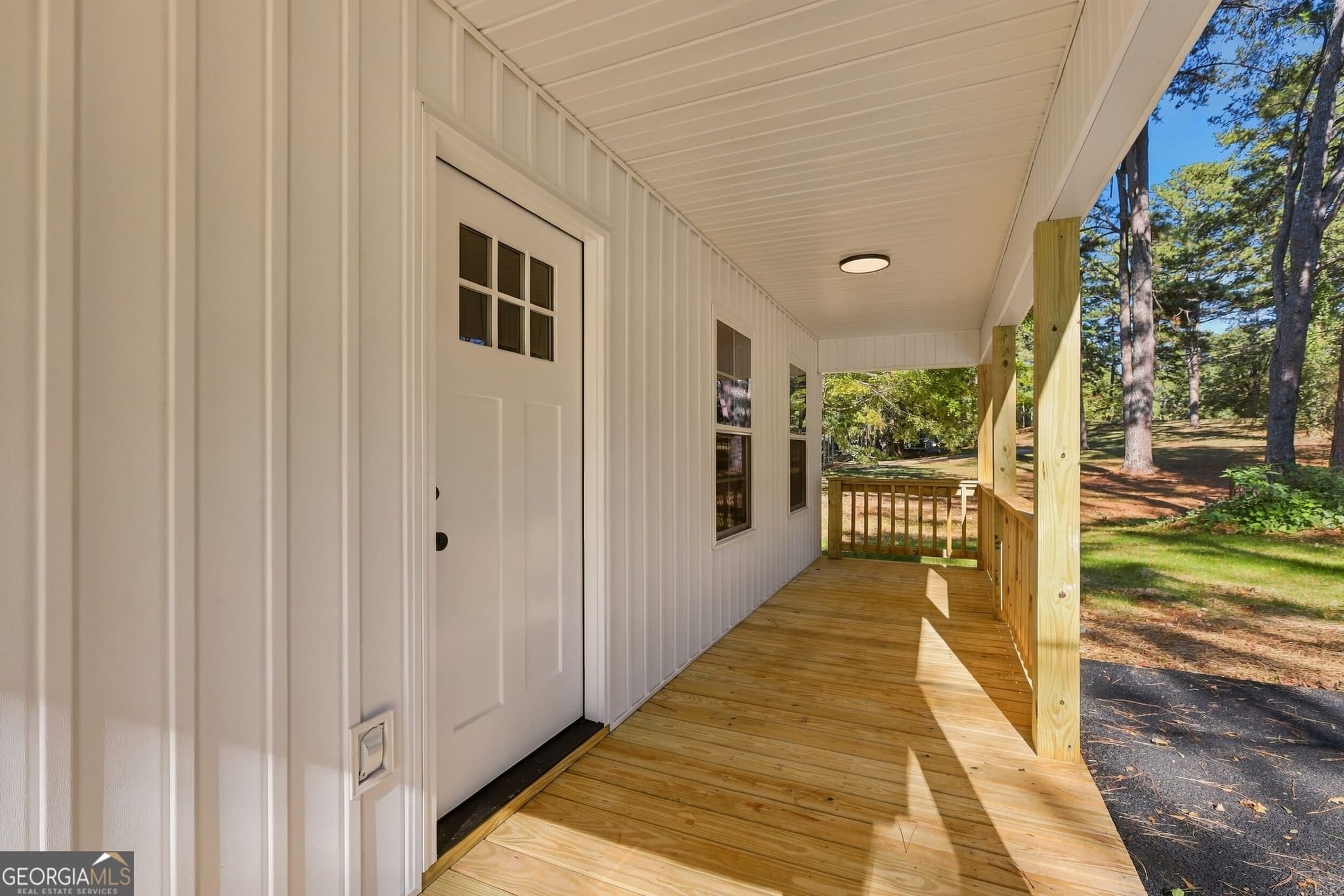 3 bedroom, 2 bathroom, 1,250 sq ft single family residence for sale at 420 Parkway Drive, Toccoa, GA 30577 — photo 3