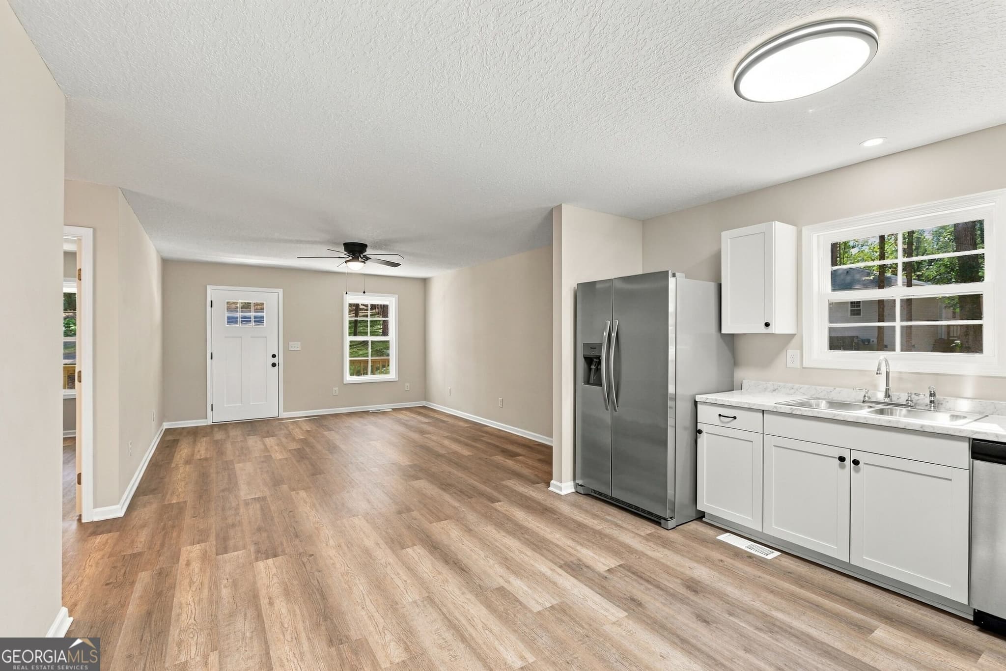 3 bedroom, 2 bathroom, 1,250 sq ft single family residence for sale at 420 Parkway Drive, Toccoa, GA 30577 — photo 9