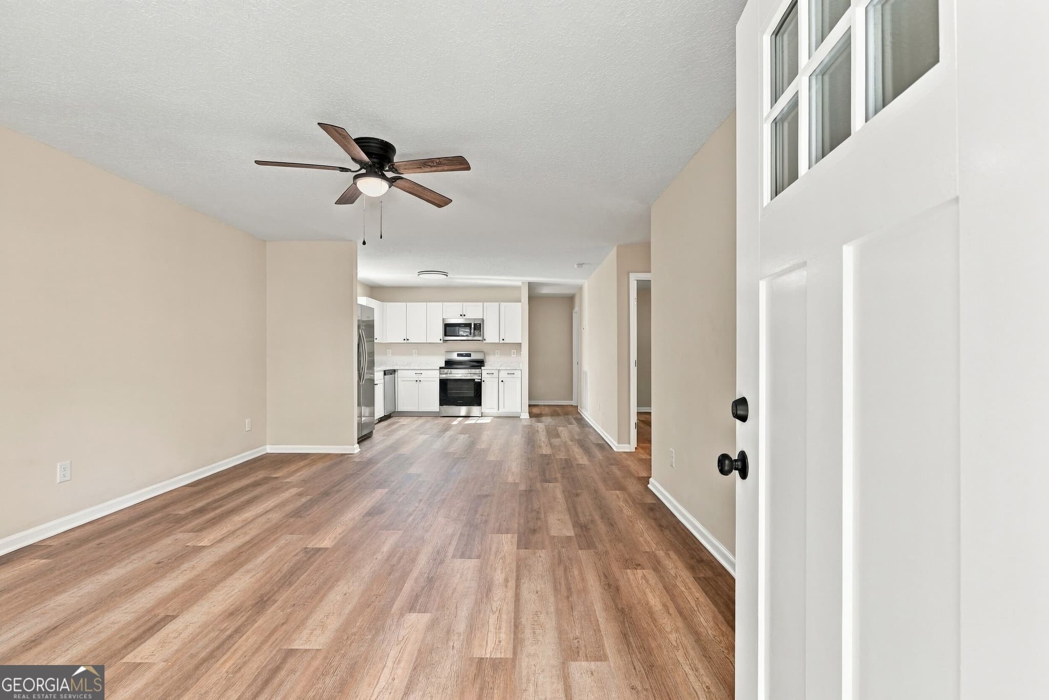 3 bedroom, 2 bathroom, 1,250 sq ft single family residence for sale at 420 Parkway Drive, Toccoa, GA 30577 — photo 4
