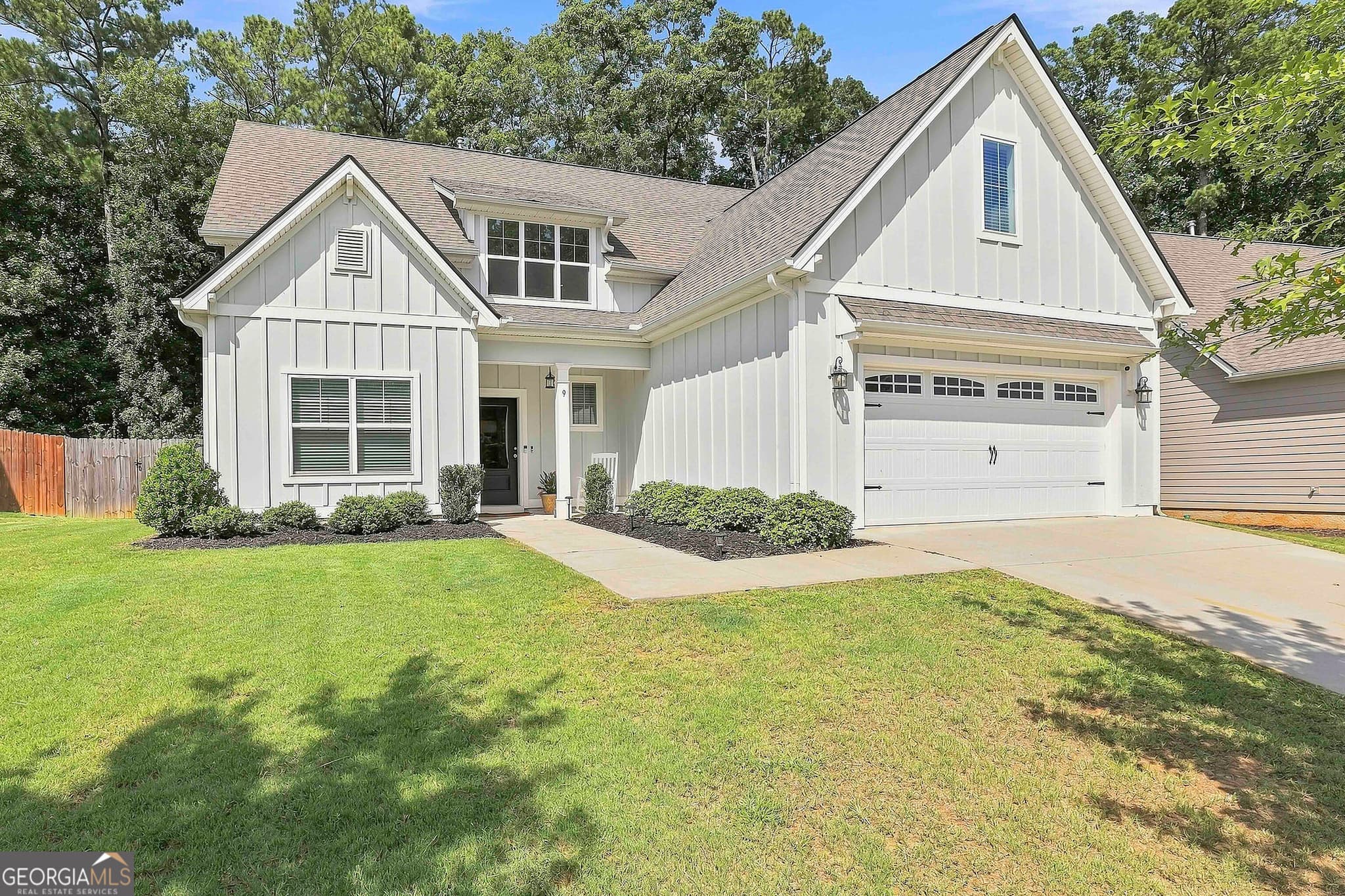 4 bedroom, 4 bathroom, 2,945 sq ft single family residence for sale at 9 Long Branch Trail, Sharpsburg, GA 30277 — photo 2