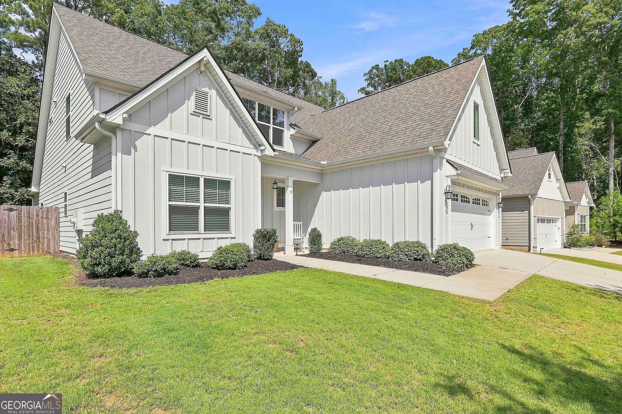 4 bedroom, 4 bathroom, 2,945 sq ft single family residence for sale at 9 Long Branch Trail, Sharpsburg, GA 30277 — photo 3