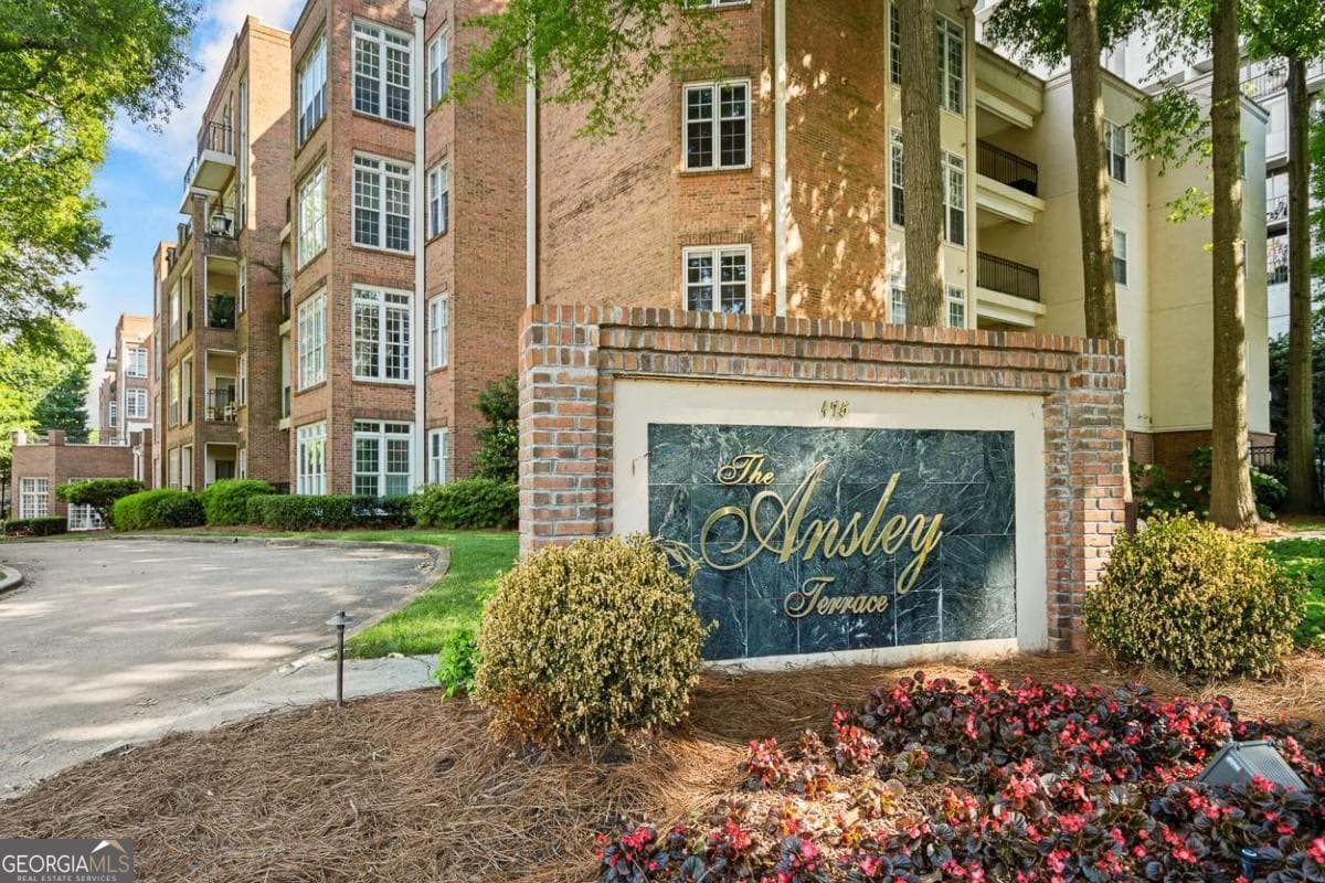 2 bedroom, 2 bathroom, 1,160 sq ft condominium sold at 175 15th Street 107, Atlanta, GA 30309