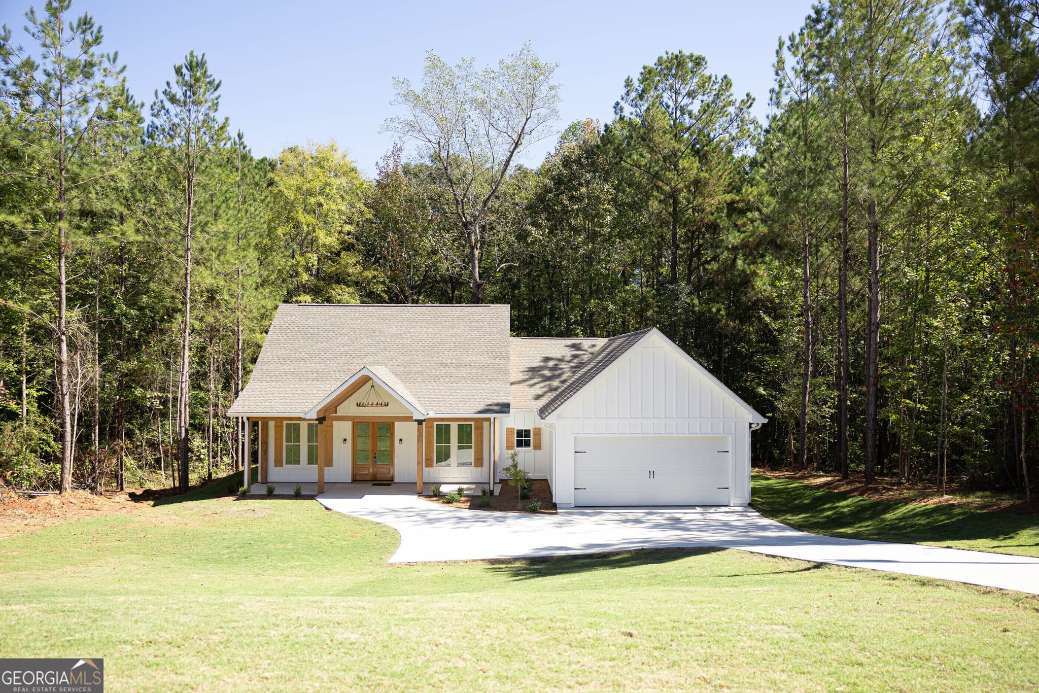 3 bedroom, 2 bathroom, 1,758 sq ft single family residence for sale at 6491 13th Court, Lanett, AL 36863 — photo 2