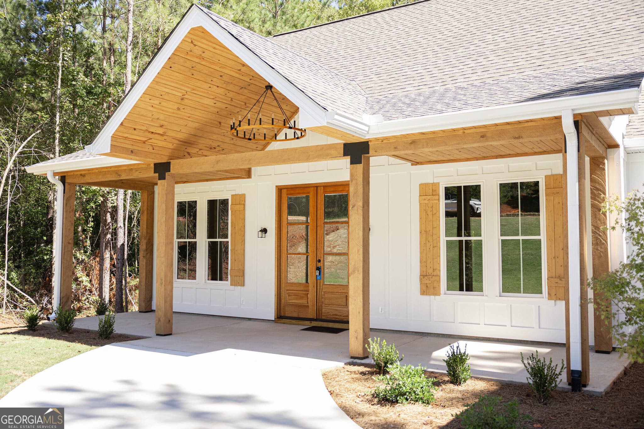 3 bedroom, 2 bathroom, 1,758 sq ft single family residence for sale at 6491 13th Court, Lanett, AL 36863 — photo 3