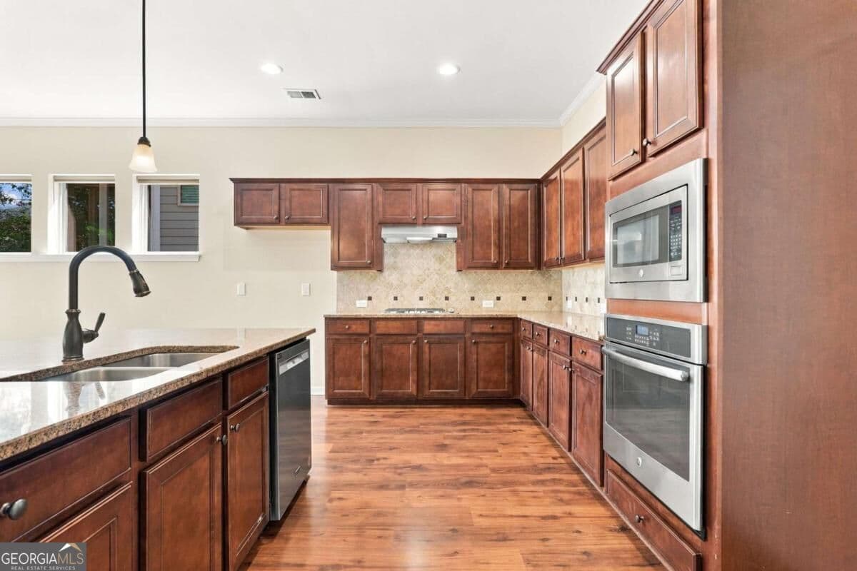 2 bedroom, 2 bathroom, 1,730 sq ft single family residence for sale at 110 Willow Overlook, Canton, GA 30115 — photo 3