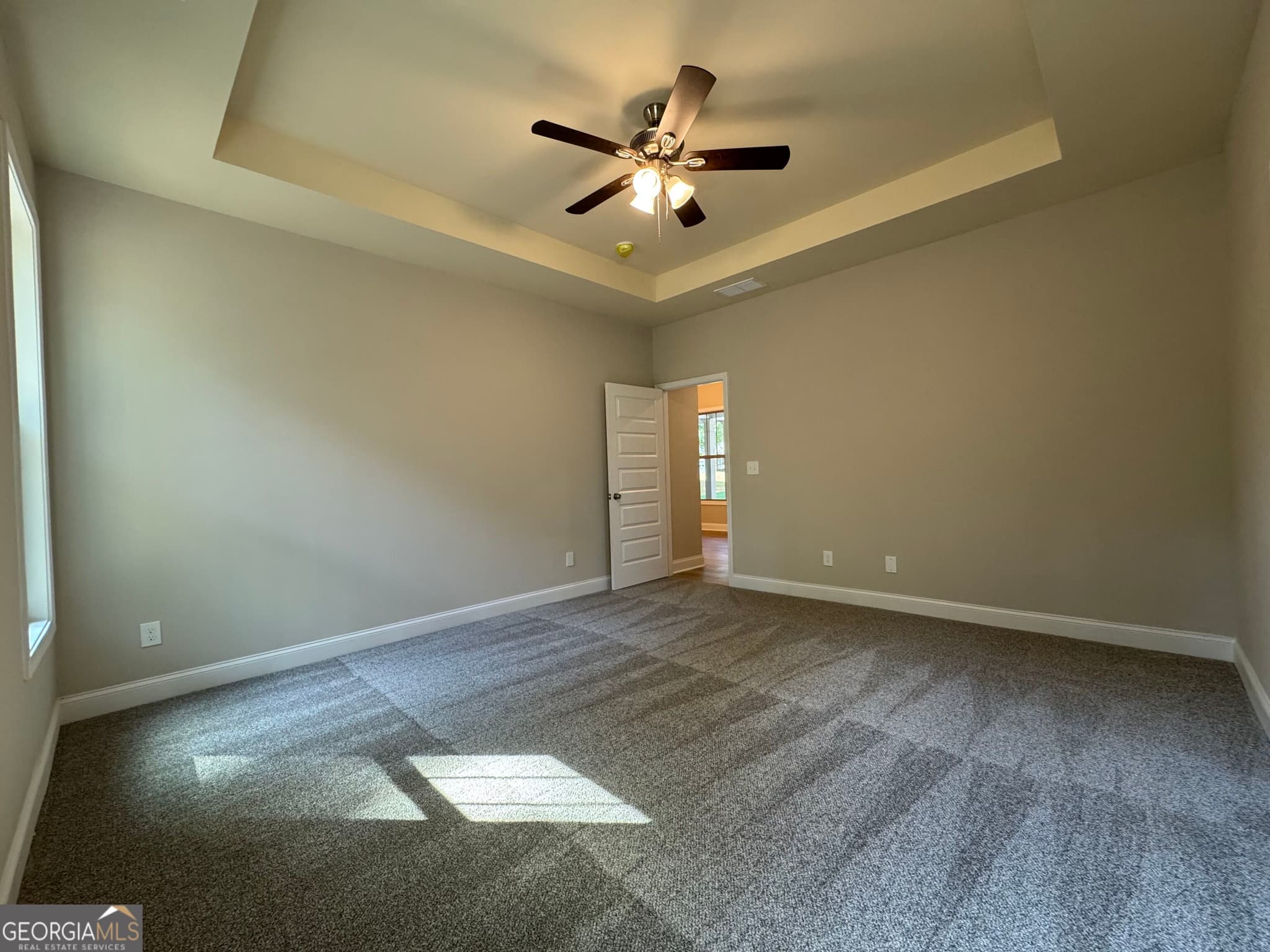 5 bedroom, 3 bathroom, 2,726 sq ft single family residence for sale at 4297 Round Stone Trail, Snellville, GA 30039 — photo 9