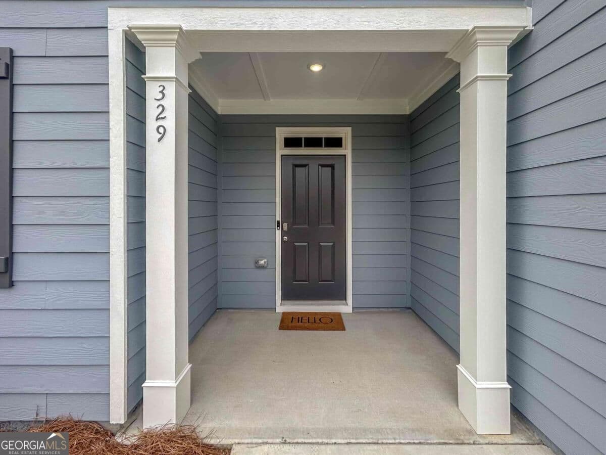 4 bedroom, 3.5 bathroom single family residence for rent at 329 Creekview Way, Dallas, GA 30132 for $2,599 a month — photo 2