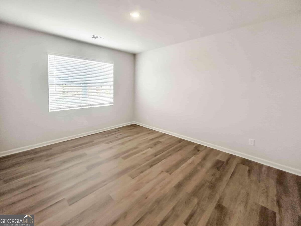 4 bedroom, 3.5 bathroom single family residence for rent at 329 Creekview Way, Dallas, GA 30132 for $2,599 a month — photo 6