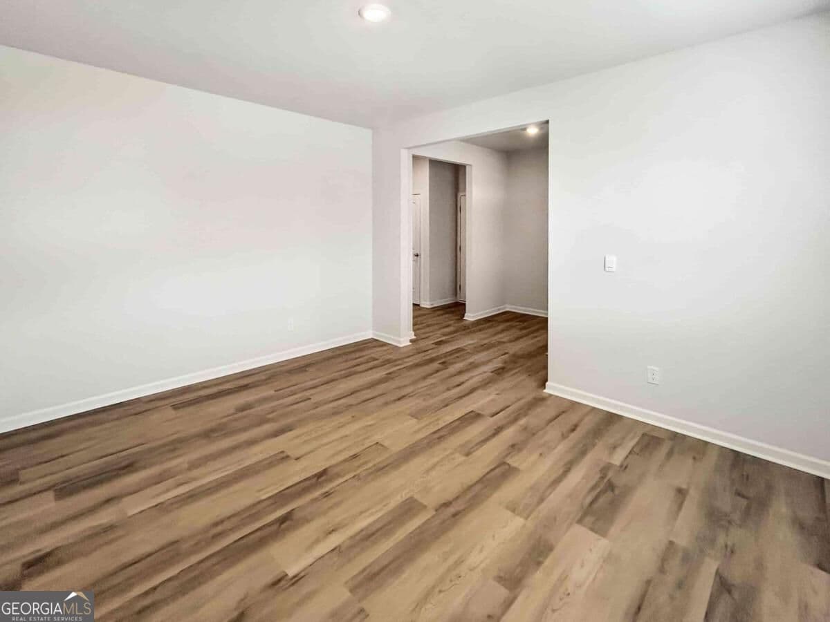 4 bedroom, 3.5 bathroom single family residence for rent at 329 Creekview Way, Dallas, GA 30132 for $2,599 a month — photo 5
