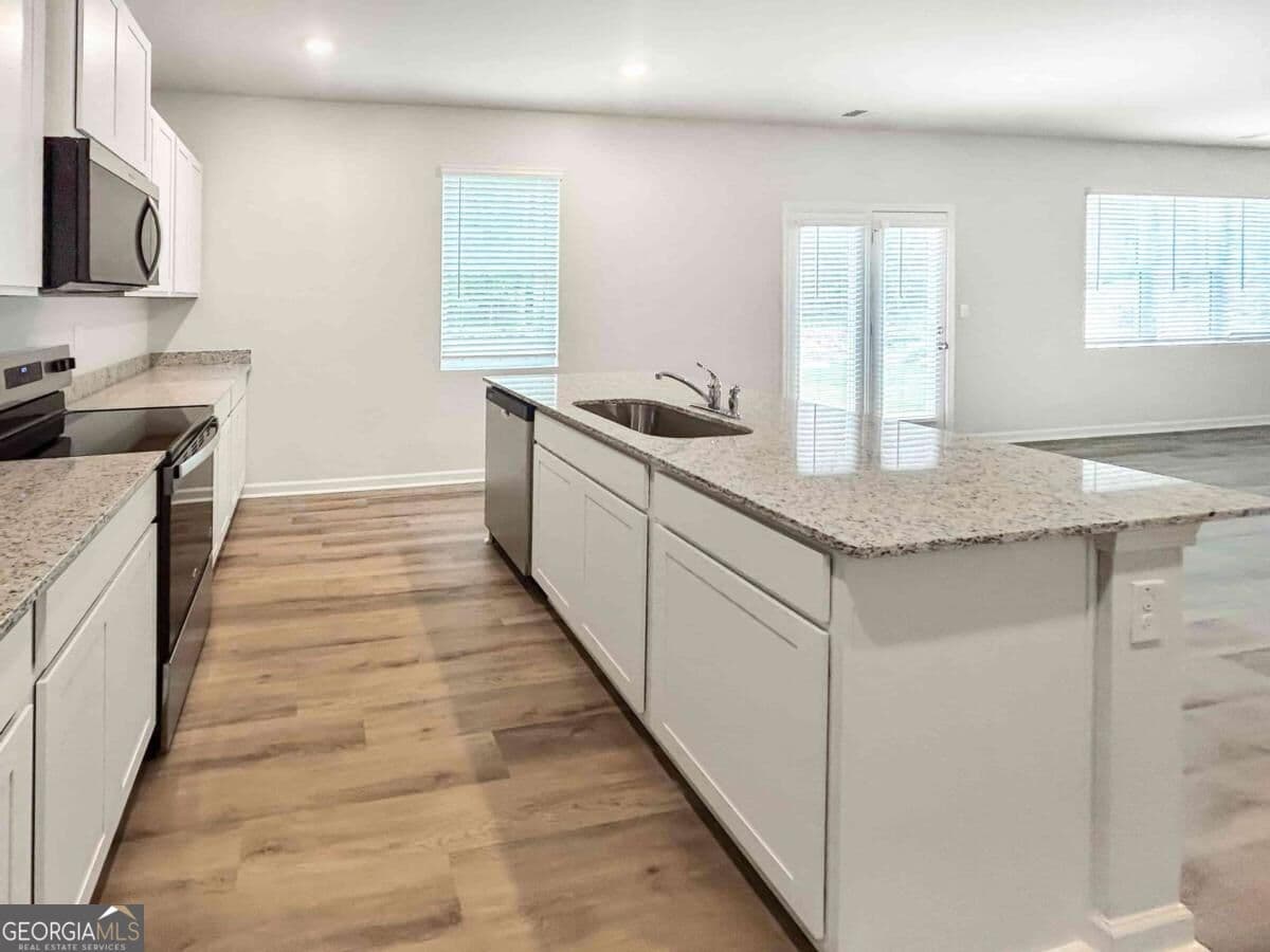 4 bedroom, 3.5 bathroom single family residence for rent at 329 Creekview Way, Dallas, GA 30132 for $2,599 a month — photo 10