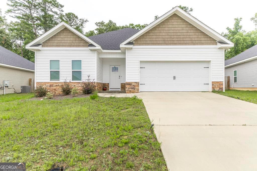 3 bedroom, 2 bathroom, 1,657 sq ft single family residence for sale at 105 Garrett Lane, Bonaire, GA 31005 — photo 2