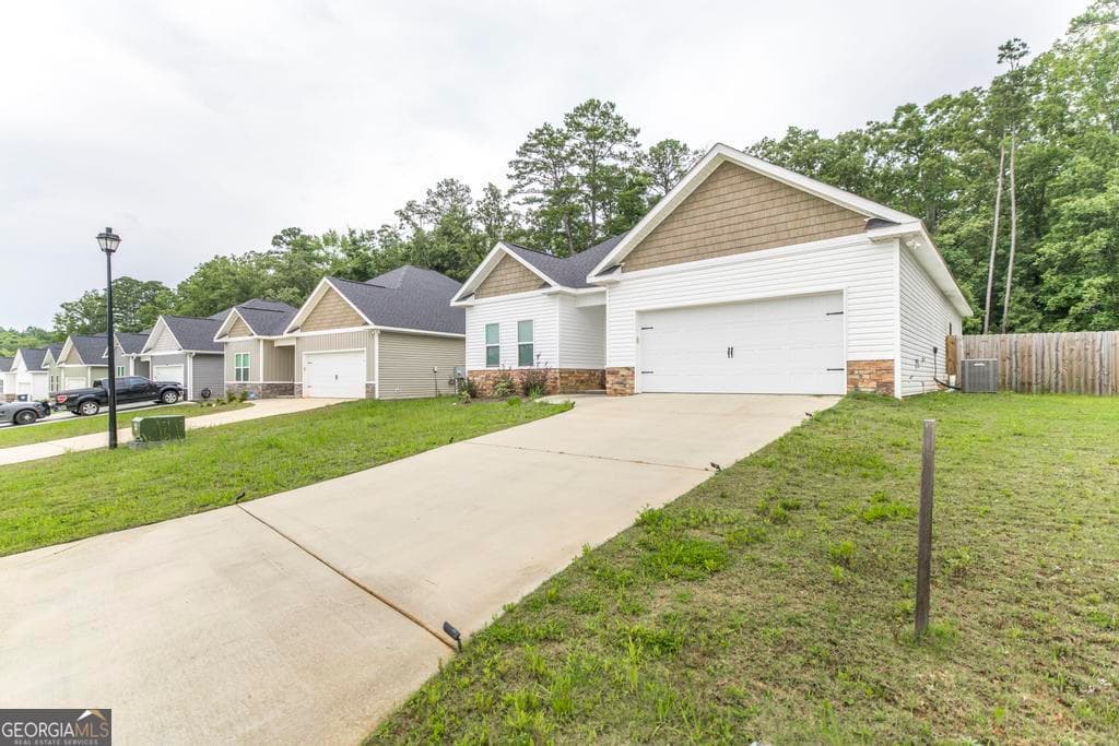 3 bedroom, 2 bathroom, 1,657 sq ft single family residence for sale at 105 Garrett Lane, Bonaire, GA 31005 — photo 6