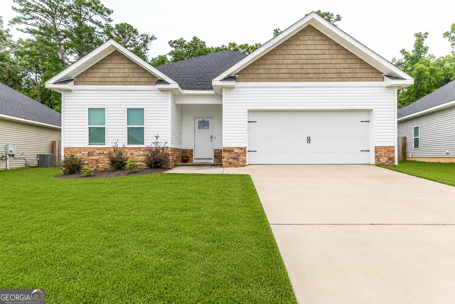 3 bedroom, 2 bathroom, 1,657 sq ft single family residence for sale at 105 Garrett Lane, Bonaire, GA 31005