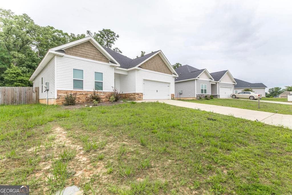 3 bedroom, 2 bathroom, 1,657 sq ft single family residence for sale at 105 Garrett Lane, Bonaire, GA 31005 — photo 5