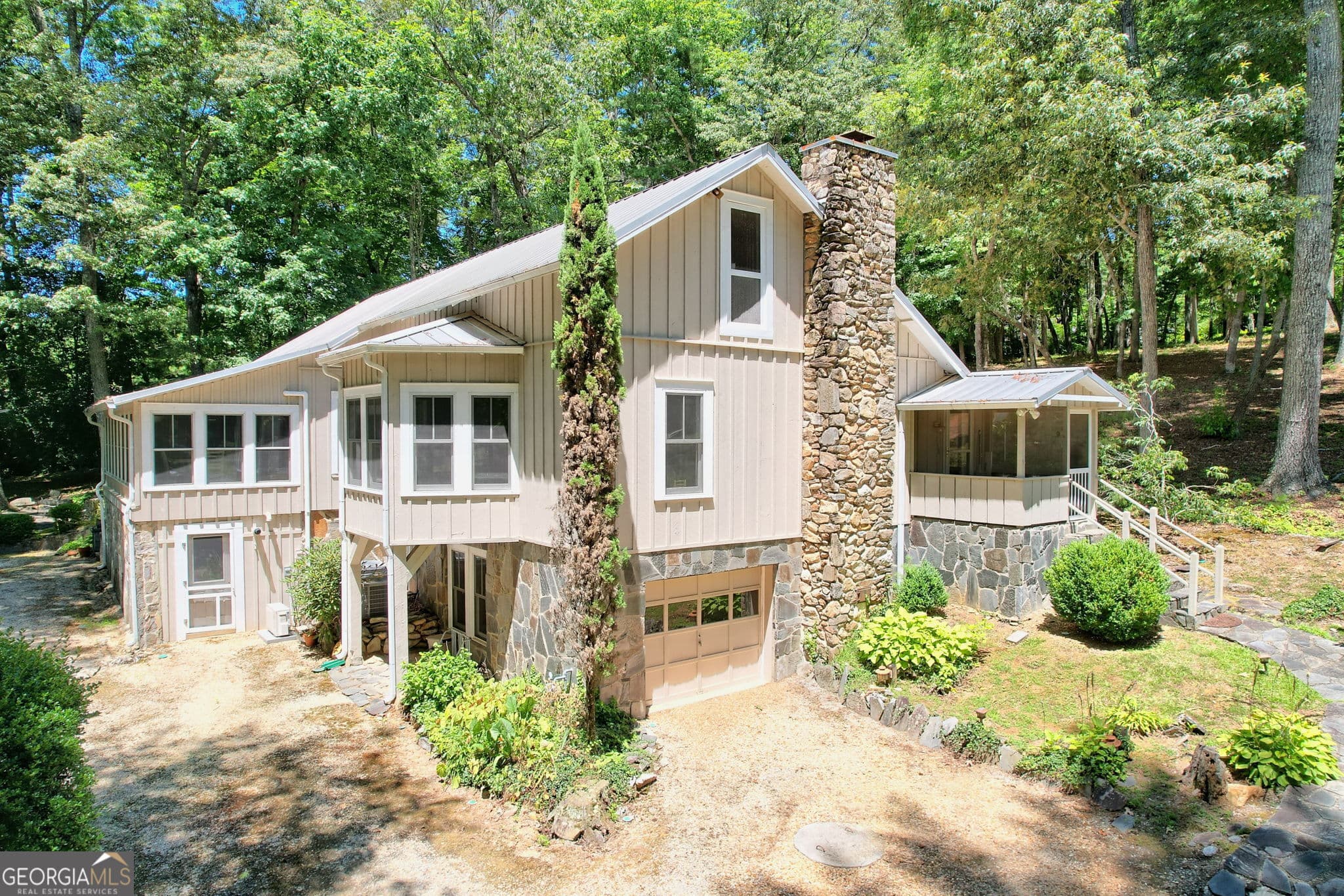 2 bedroom, 2 bathroom, 2,231 sq ft single family residence for sale at 208 Colony Road, Dillard, GA 30537