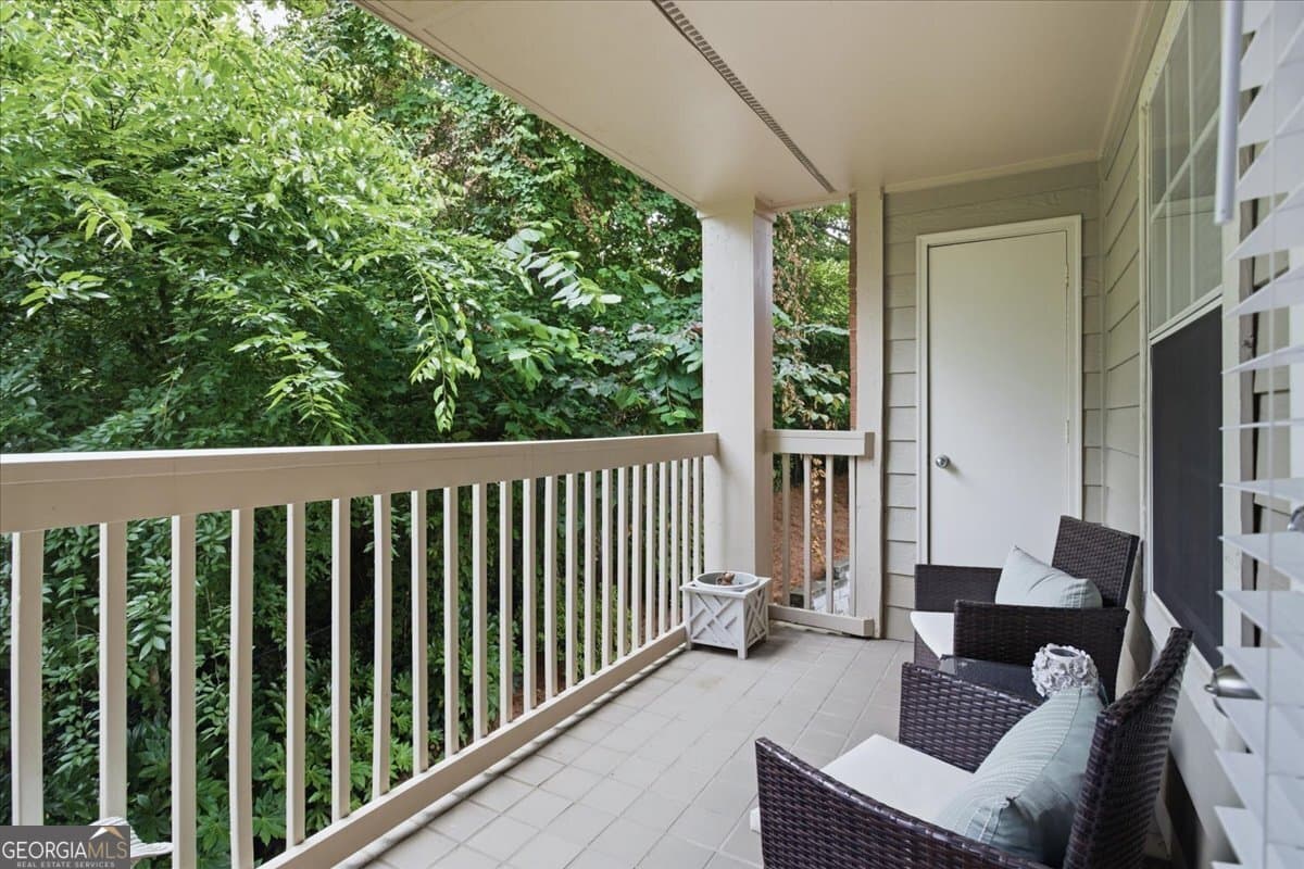 1 bedroom, 1 bathroom, 690 sq ft condominium for sale at 3069 Chastain Park Court, Atlanta, GA 30342 — photo 9
