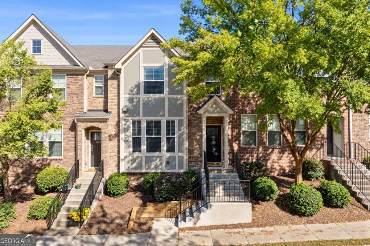 4 bedroom, 3.5 bathroom, 2,516 sq ft townhouse for sale at 5092 Whiteoak Terrace, Smyrna, GA 30080 — photo 2