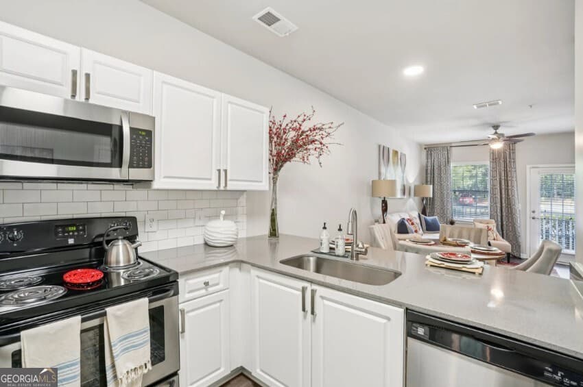 2 bedroom, 2.5 bathroom, 1,032 sq ft apartment for rent at 405 Phillip Boulevard 322, Lawrenceville, GA 30046 for $1,366 a month — photo 3
