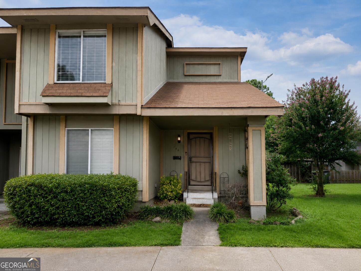 3 bedroom, 2.5 bathroom, 1,366 sq ft condominium for sale at 146 Stoneridge Drive 146, Warner Robins, GA 31088