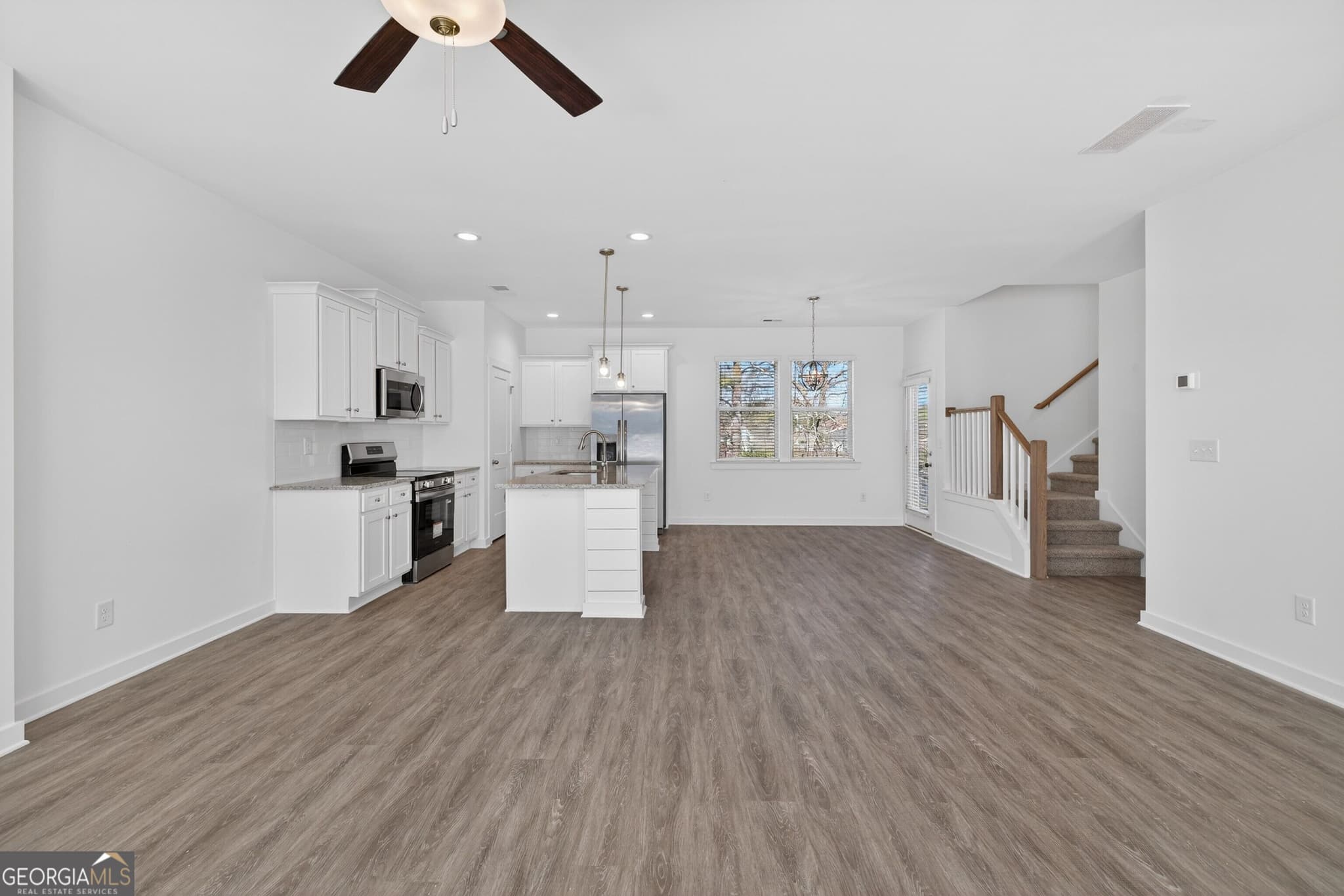 4 bedroom, 2.5 bathroom, 1,865 sq ft single family residence for sale at 109 Royal Tern Lane, Warner Robins, GA 31093 — photo 9