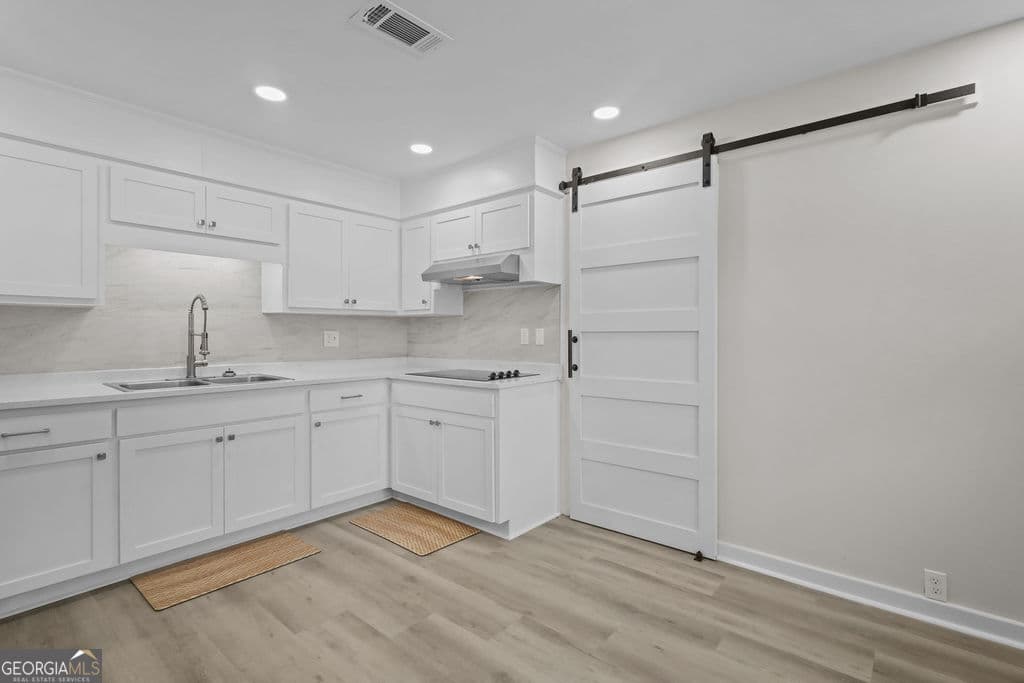 3 bedroom, 2 bathroom, 1,120 sq ft single family residence for sale at 1204 4th Avenue, Brunswick, GA 31520 — photo 7