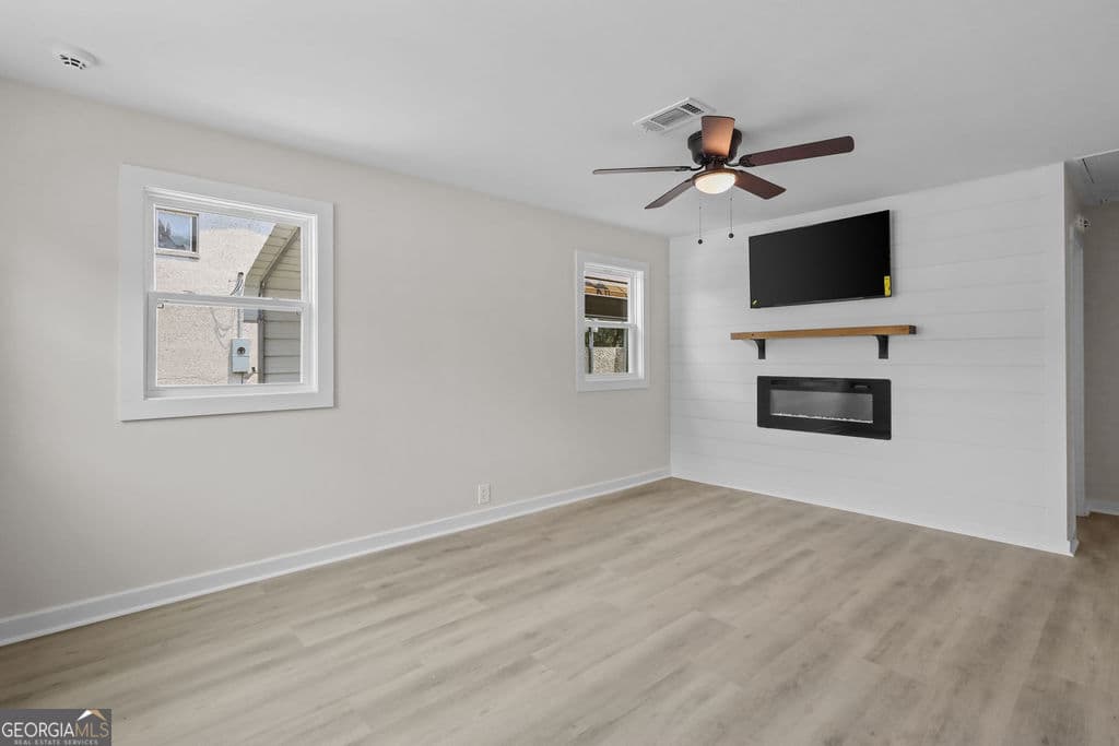 3 bedroom, 2 bathroom, 1,120 sq ft single family residence for sale at 1204 4th Avenue, Brunswick, GA 31520 — photo 4