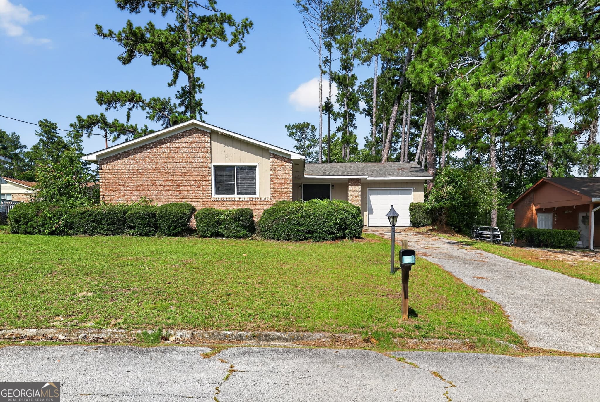 3 bedroom, 2 bathroom, 1,536 sq ft single family residence for sale at 2319 Shadowood Drive, Augusta, GA 30906 — photo 4