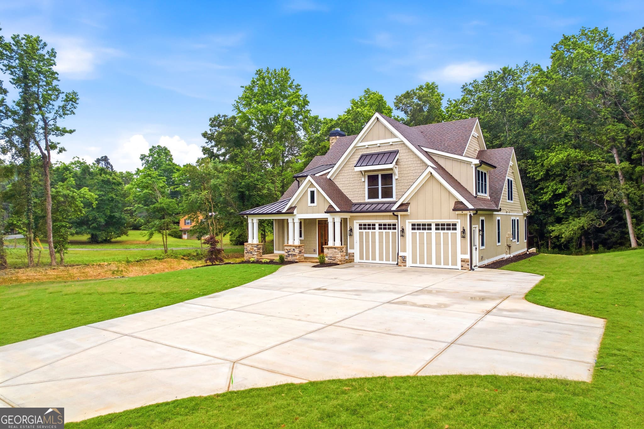 5 bedroom, 4.5 bathroom, 3,241 sq ft single family residence for sale at 7085 Vaughn Road, Canton, GA 30115 — photo 9