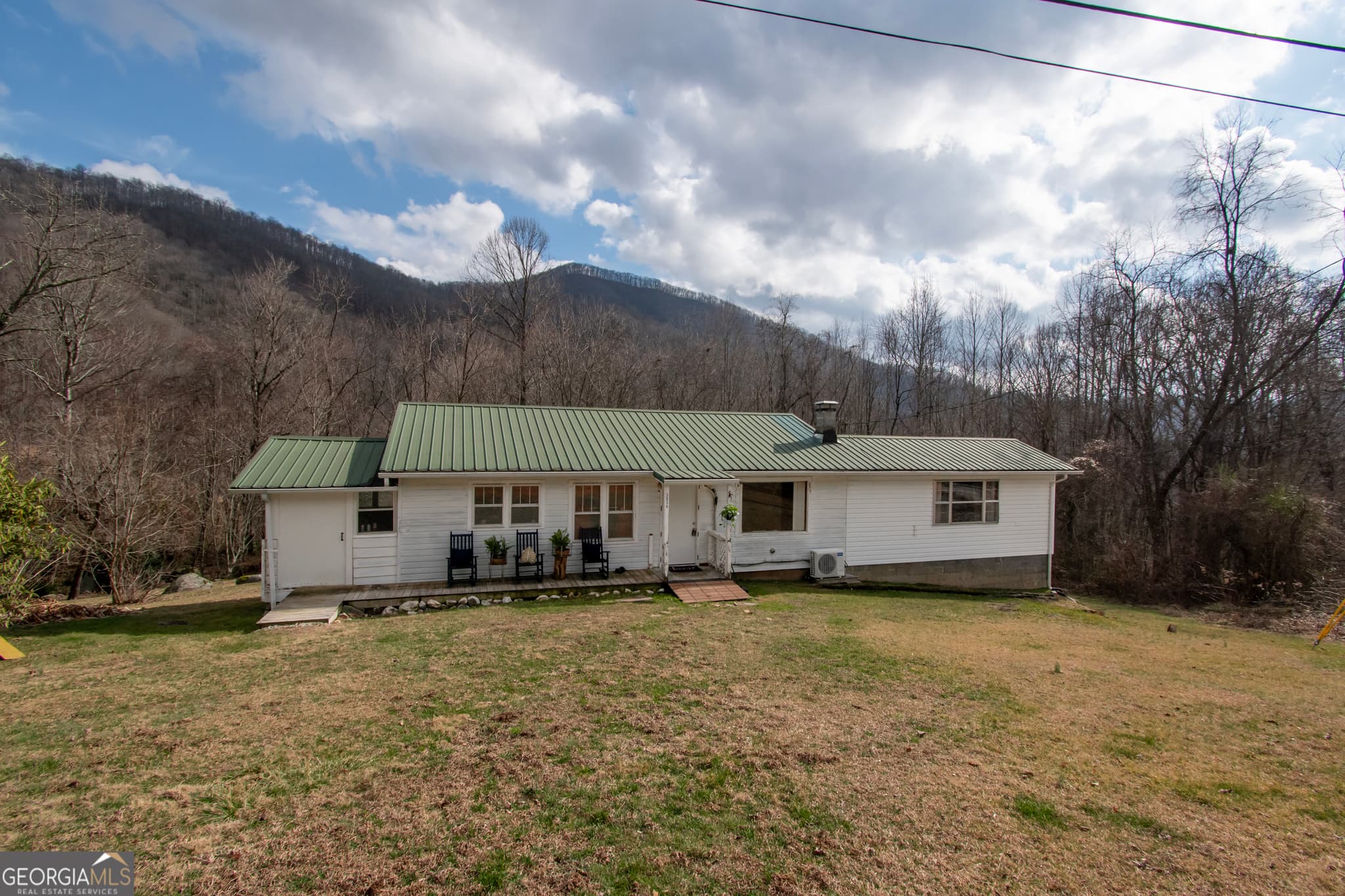 4 bedroom, 1.5 bathroom single family residence sold at 5834 Sweetwater Road, Robbinsville, NC 28771