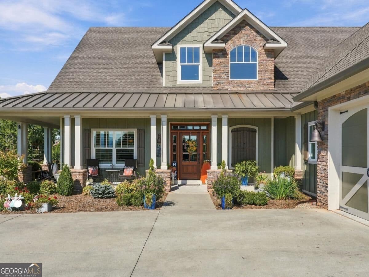 4 bedroom, 3.5 bathroom, 3,745 sq ft single family residence for sale at 249 Bell Boy Run 9-10, Blairsville, GA 30512 — photo 1 of 107