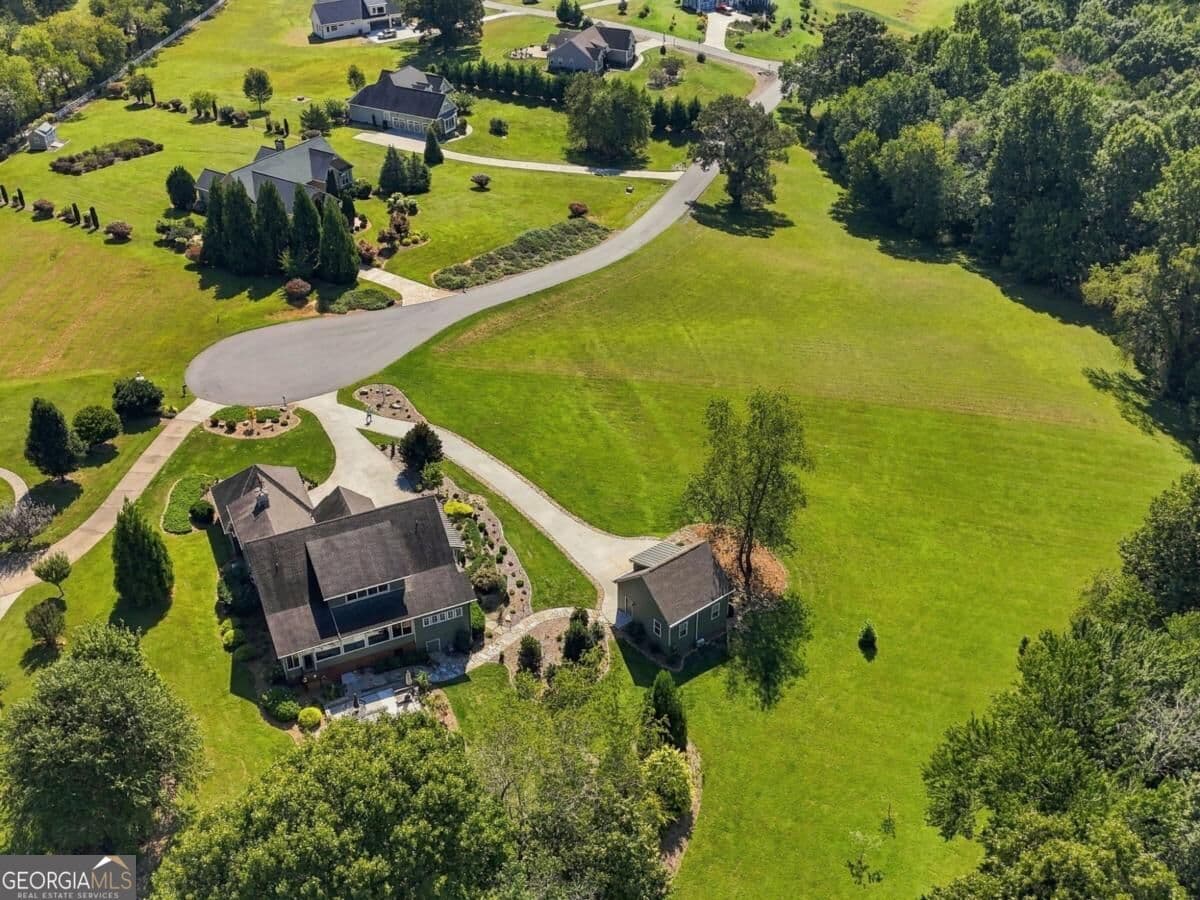 4 bedroom, 3.5 bathroom, 3,745 sq ft single family residence for sale at 249 Bell Boy Run 9-10, Blairsville, GA 30512 — photo 9